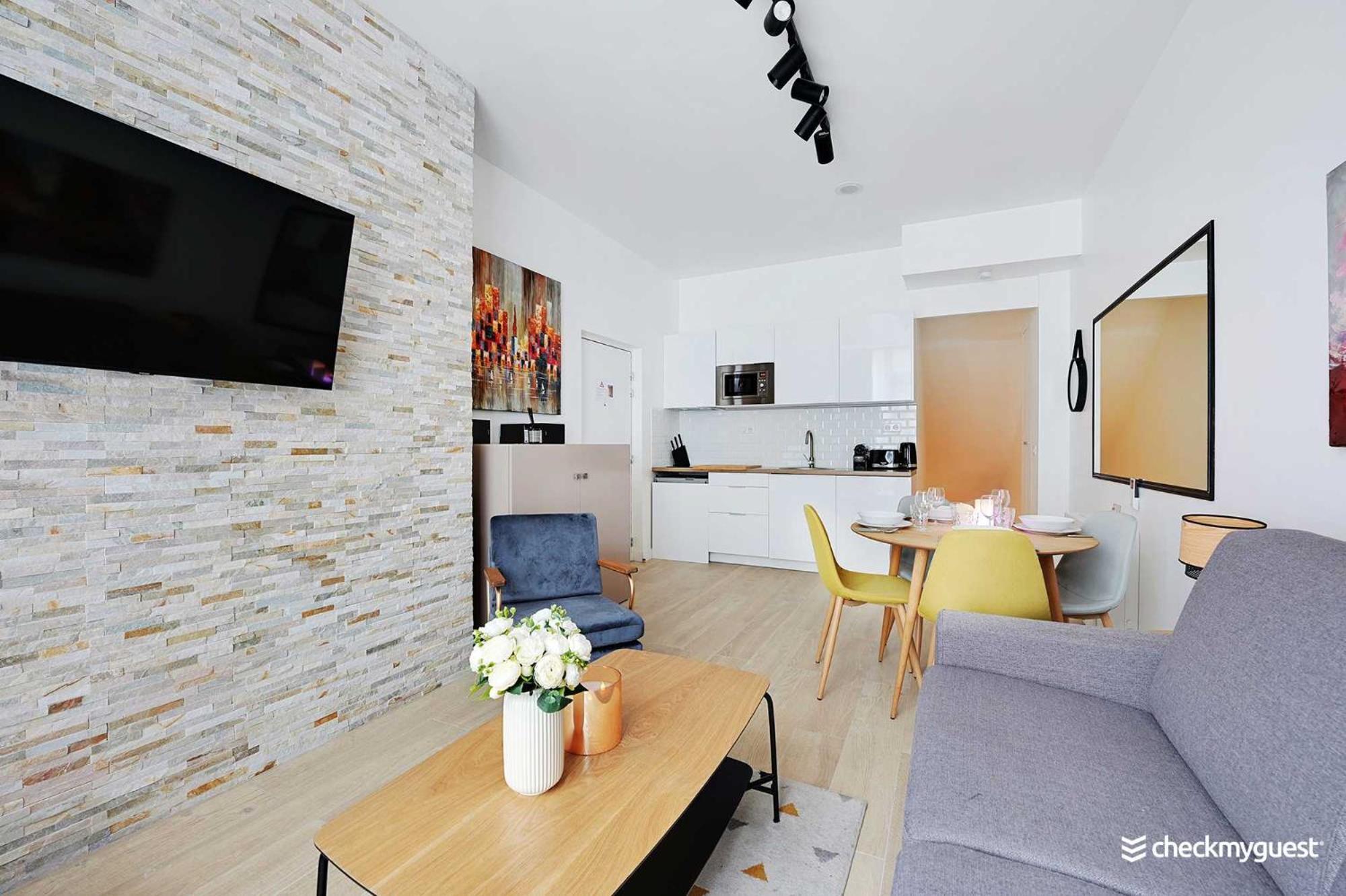 Appartement Intimate With Air Conditioner & Jacuzzi 2br 6p Montmartre *